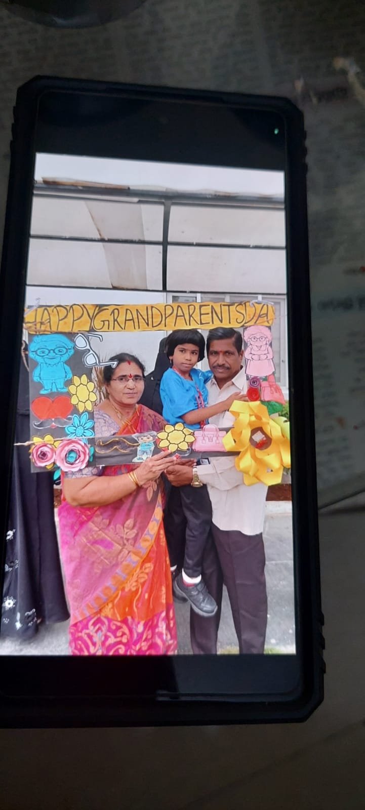 నేటి సమాజానికి నైతిక దీపాలు